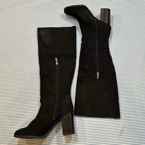 Libby Edelman SUEDE HEELED BOOTS size 9 - Picture 2 of 9